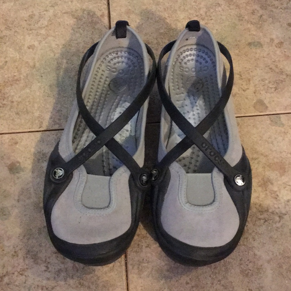 Crocs size 7